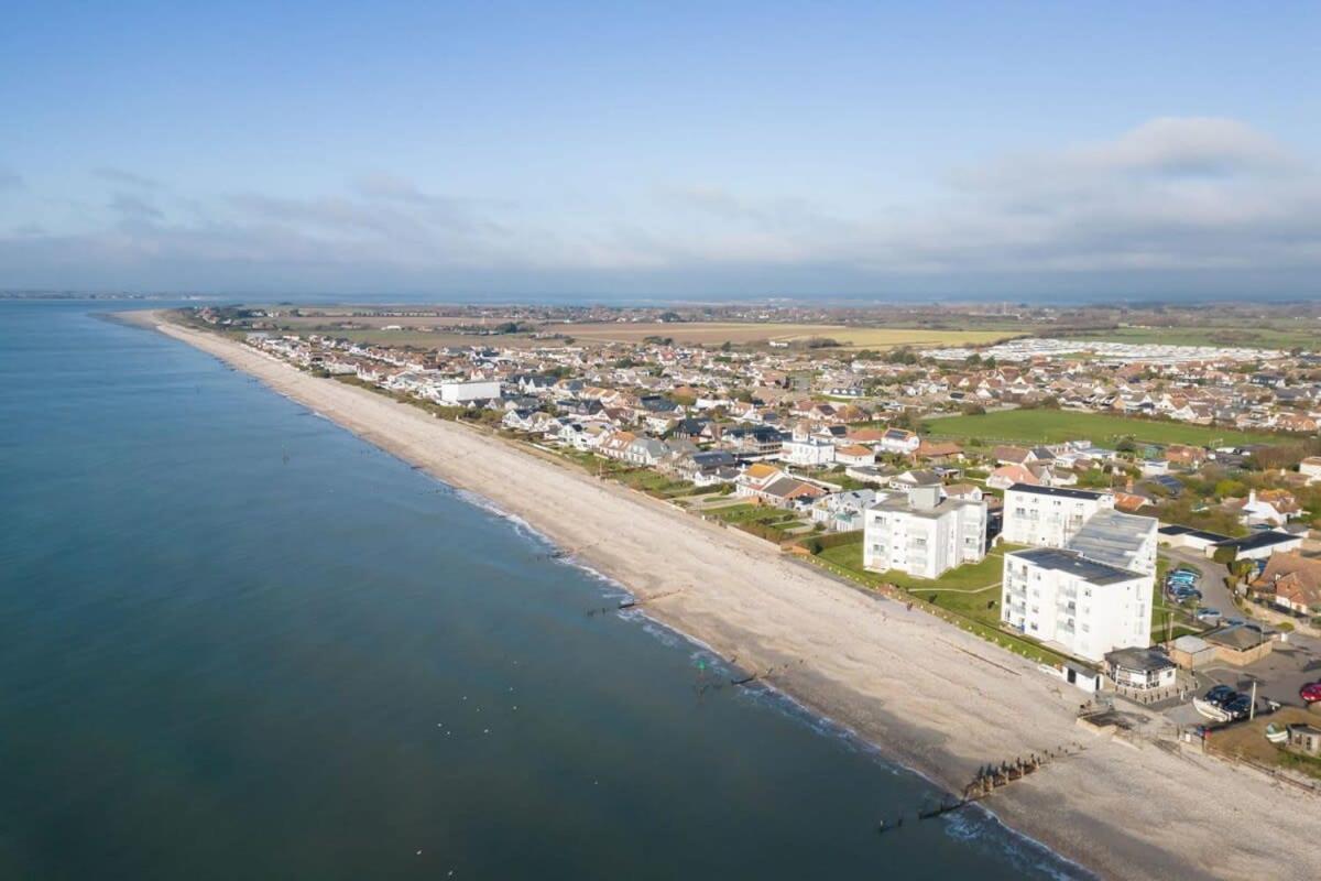 Two Bed Seafront Escape In East Wittering Lejlighed Eksteriør billede